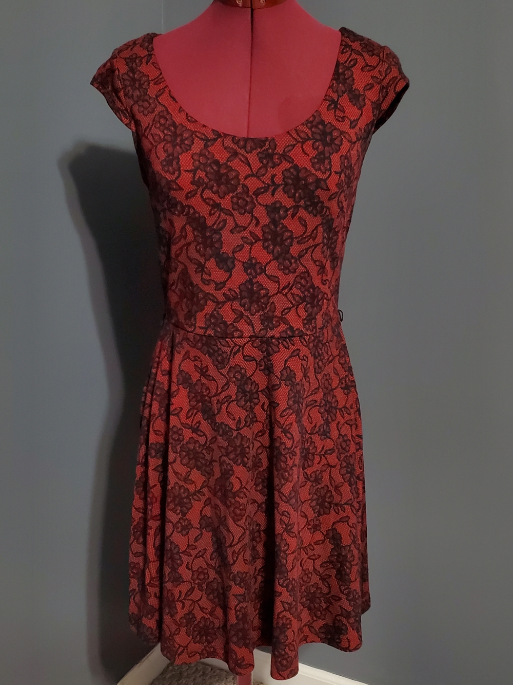 Candie's Red with Black Floral Lace-Print Scoop Midi Dress Women's Size M
